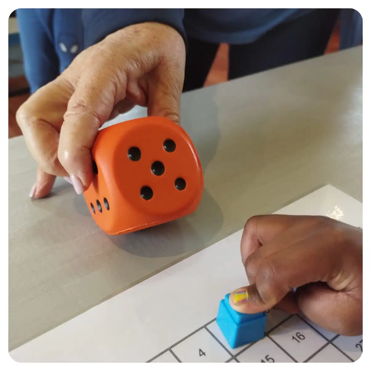 Child counting with a dice
